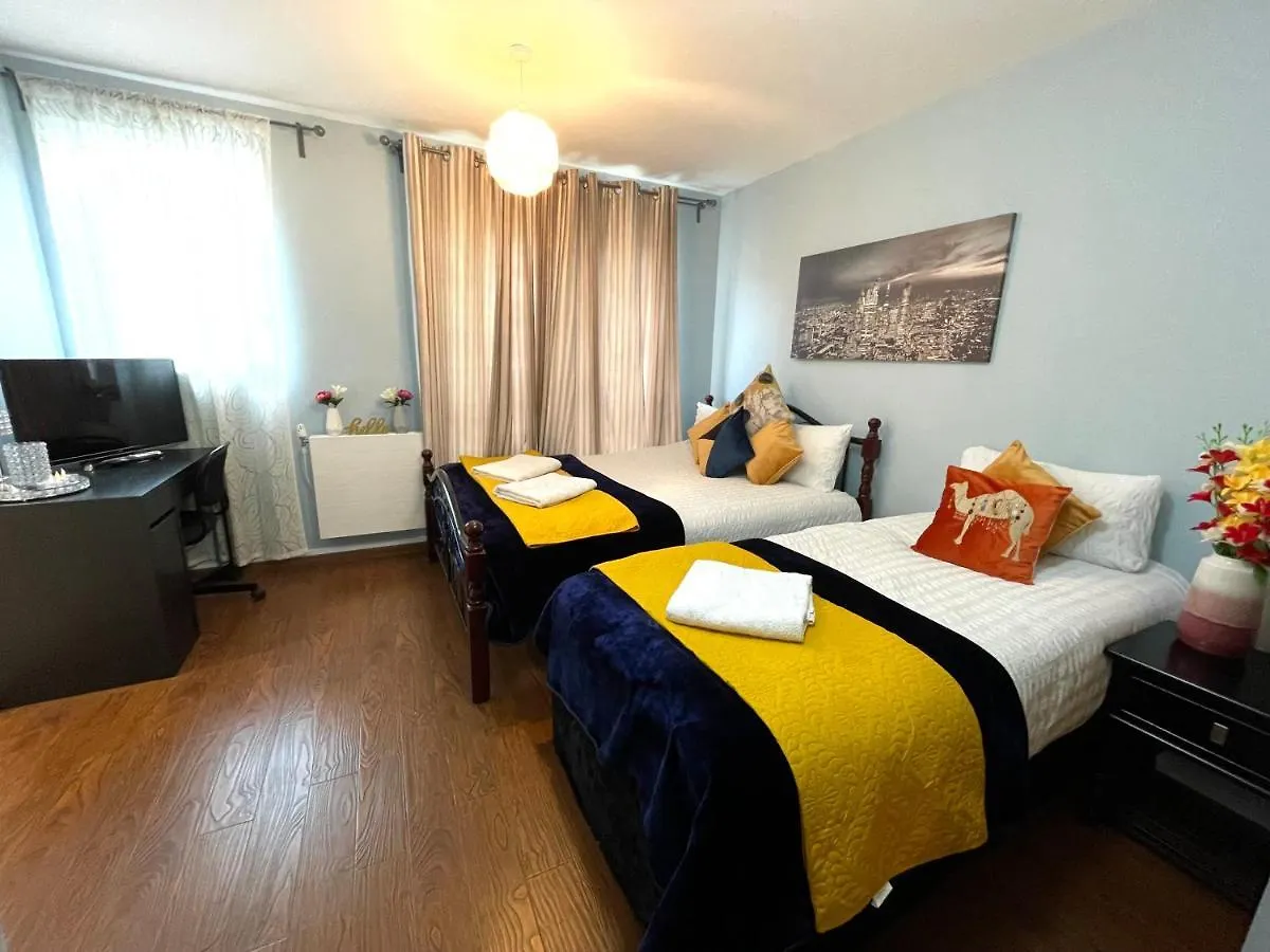 Apartment London Stratford Luxury House: Spacious Garden Retreat Near Westfield United Kingdom