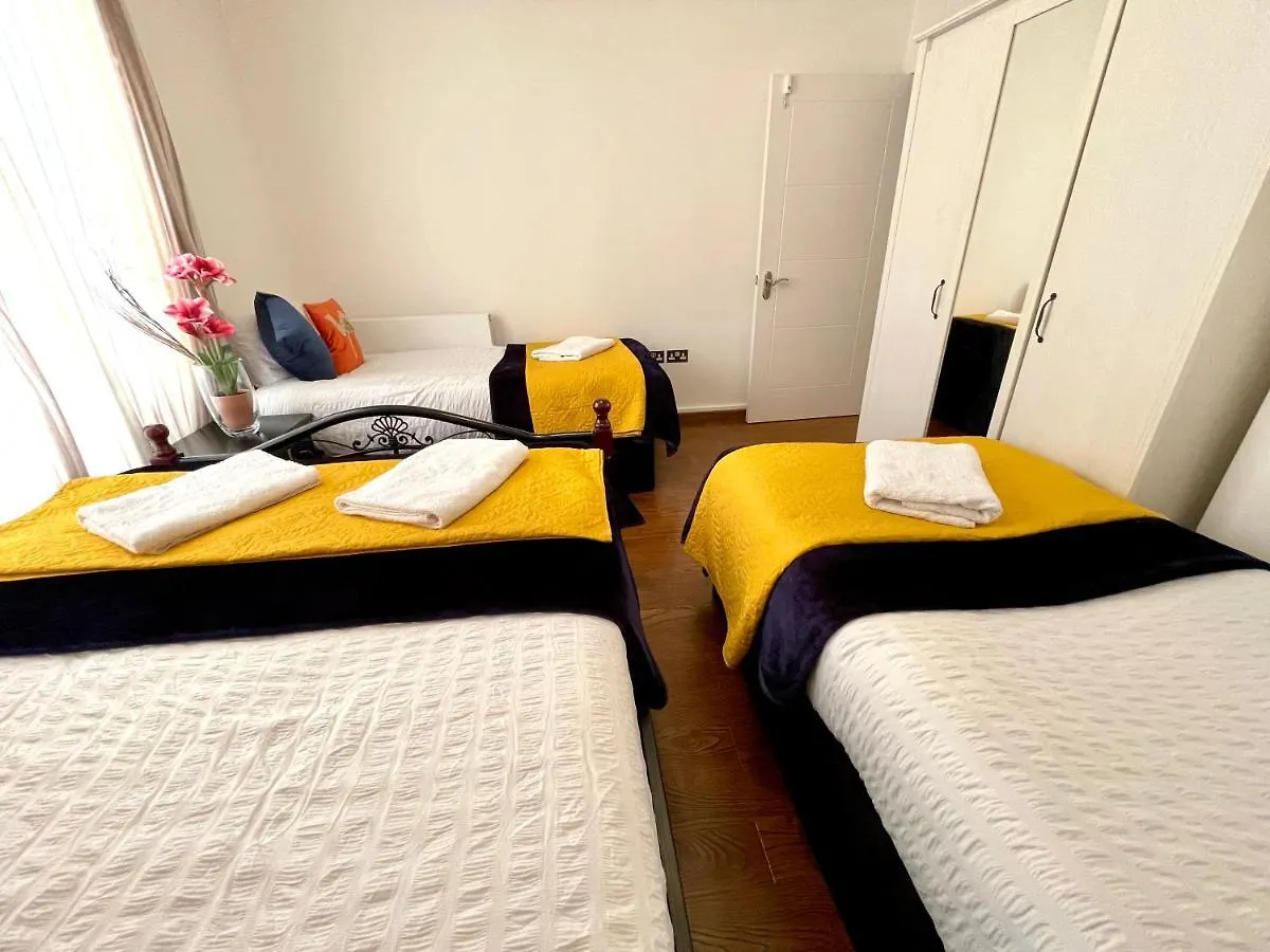 London Stratford Luxury House: Spacious Garden Retreat Near Westfield 0*,